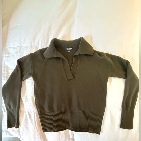 Banana Republic Women's 100%Cashmere Sweater Polo in Military Olive Green - Picture 2 of 14